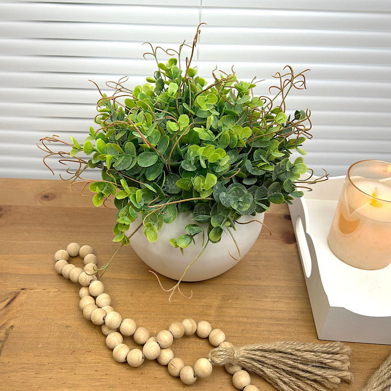 ARRANJO  BOLINHA NO VASO DE CERÂMICA BRANCO COM VERDINHOS 25AX26L/CM