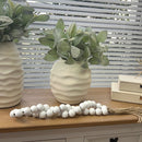 ARRANJO FORMATO ORGÂNICO COM FOLHAS VERDES CLARAS AVELUDADAS 32X28L/CM