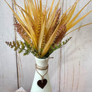 ARRANJO GARRAFINHA COM BUQUÊ DE TRIGO SILICONADO E CORAÇÃO DE FERRO 38AX20L/CM