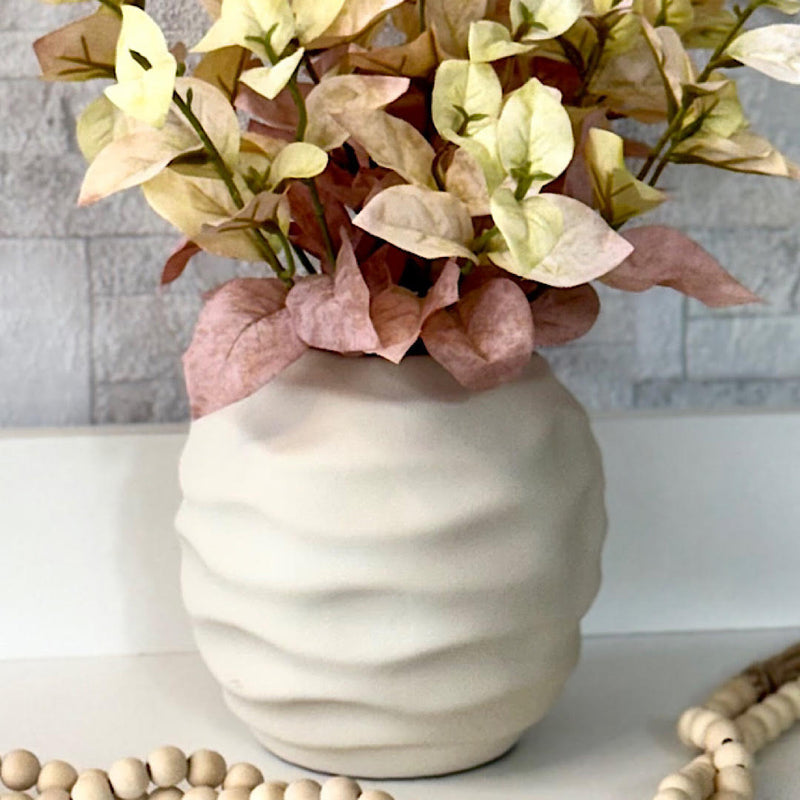 ARRANJO MELINA NO VASO ORGÂNICO OFF WHITE COM FOLHAS OUTONADAS 40AX29L/CM