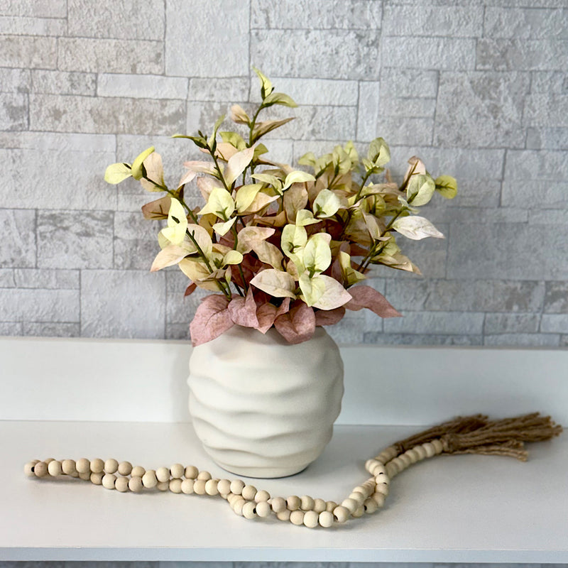 ARRANJO MELINA NO VASO ORGÂNICO OFF WHITE COM FOLHAS OUTONADAS 40AX29L/CM