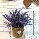 ARRANJO NO CACHEPÔ DE PALHA NATURAL COM LAVANDAS E CORAÇÃO 35AX35L/CM