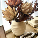 ARRANJO SERENA COM FLORES DE PROTEA 45AX38L/CM