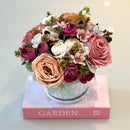 ARRANJO VALENTINA COM PEÔNIAS E CAMÉLIAS24AX25L/CM