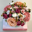 ARRANJO VALENTINA COM PEÔNIAS E CAMÉLIAS24AX25L/CM