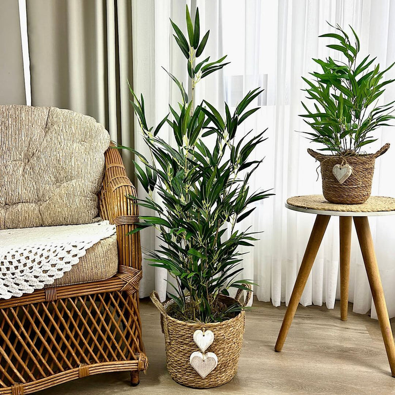 CESTO FER EM PALHA NATURAL COM ÁRVORE DE BAMBU E CORAÇÕES 1,10AX47L/CM