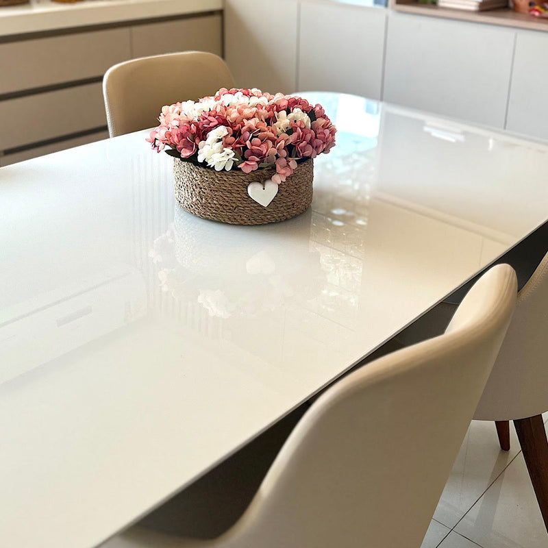 CESTO REDONDO M EM PALHA COM HORTÊNSIAS ENVELHECIDAS ROSADAS E CORAÇÃO 16AX32L/CM