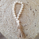 COLAR DECORATIVO DE MADEIRA COM CORAÇÃO 29CM