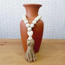 COLAR DECORATIVO DE MADEIRA COM CORAÇÃO 29CM