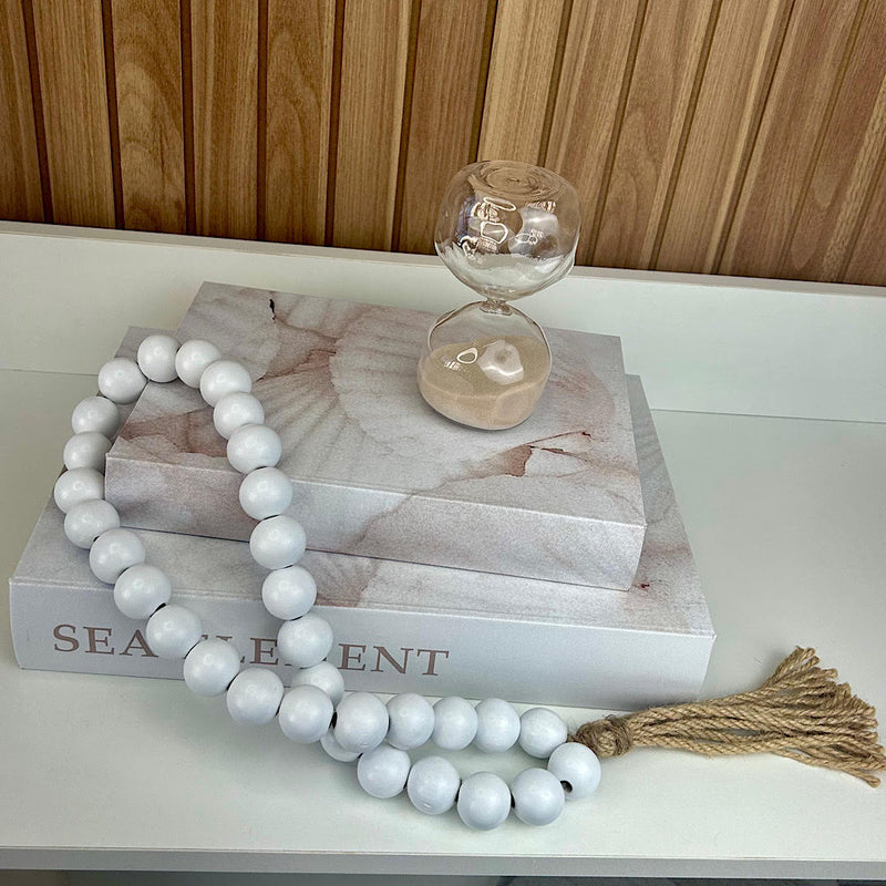 COLAR DECORATIVO MADEIRA COM BOLAS BRANCAS 50CM