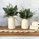 COMBO COM DOIS ARRANJOS VERÔNICA EM VASOS DE CERÂMICA OFF WHITE E VERDINHOS