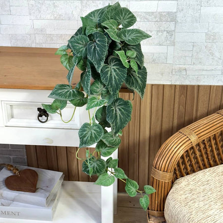 PENDENTE IARA DE FOLHAGEM VERDE NO CACHEPO DE CERÂMICA 60AX25L/CM