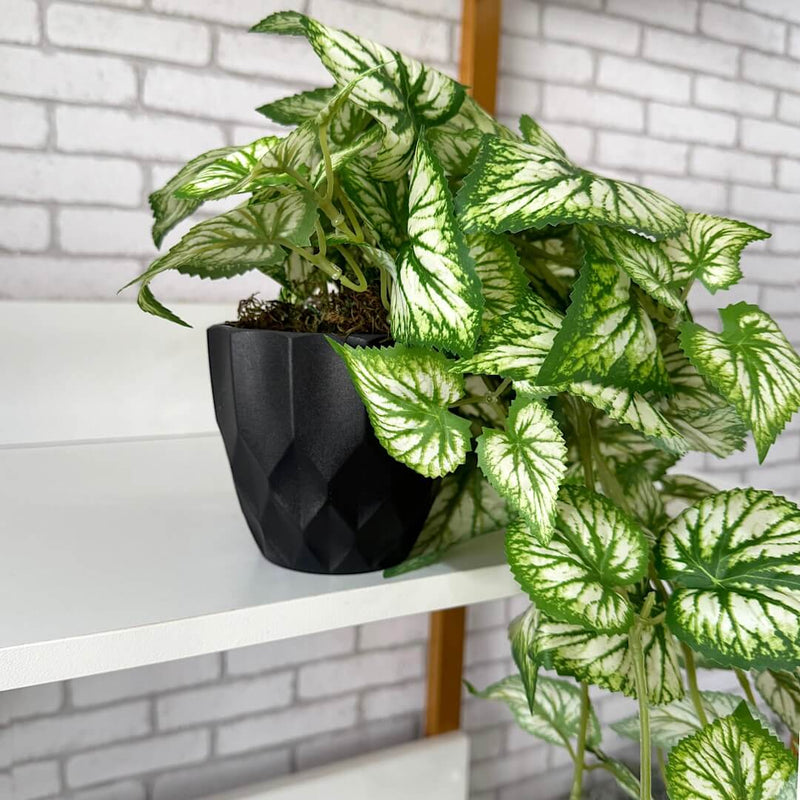 PENDENTE MAÍRA FOLHAGEM MESCLADA NO CACHEPÔ PRETO OU BRANCO 40AX25L/CM